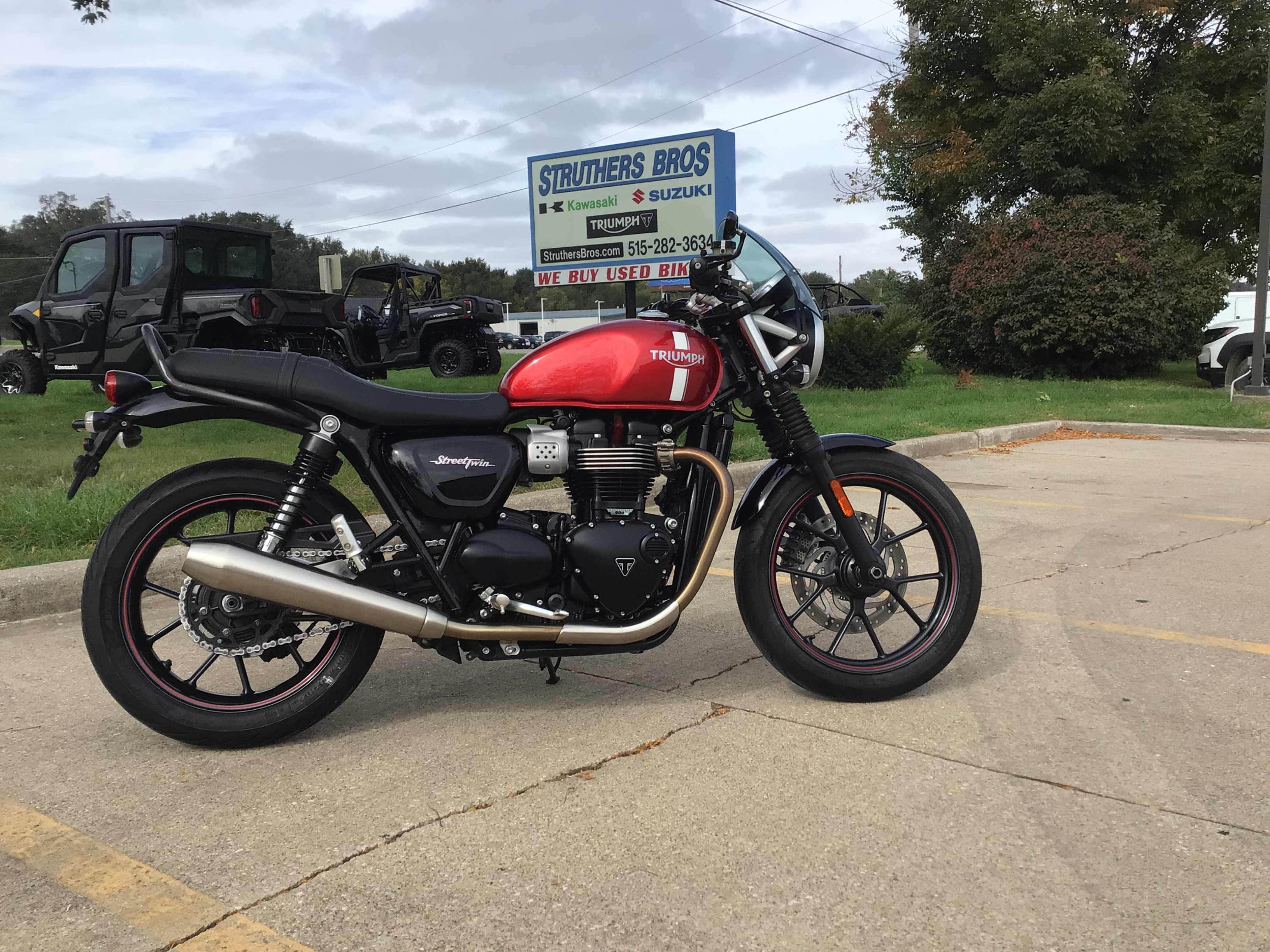 2016 Triumph Street Twin Motorcycle
